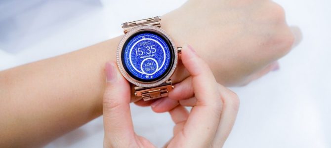 När det gäller smartwatch för dam behöver man inte välja mellan funktion och design När det gäller smartwatch för dam behöver man inte välja mellan funktion och design